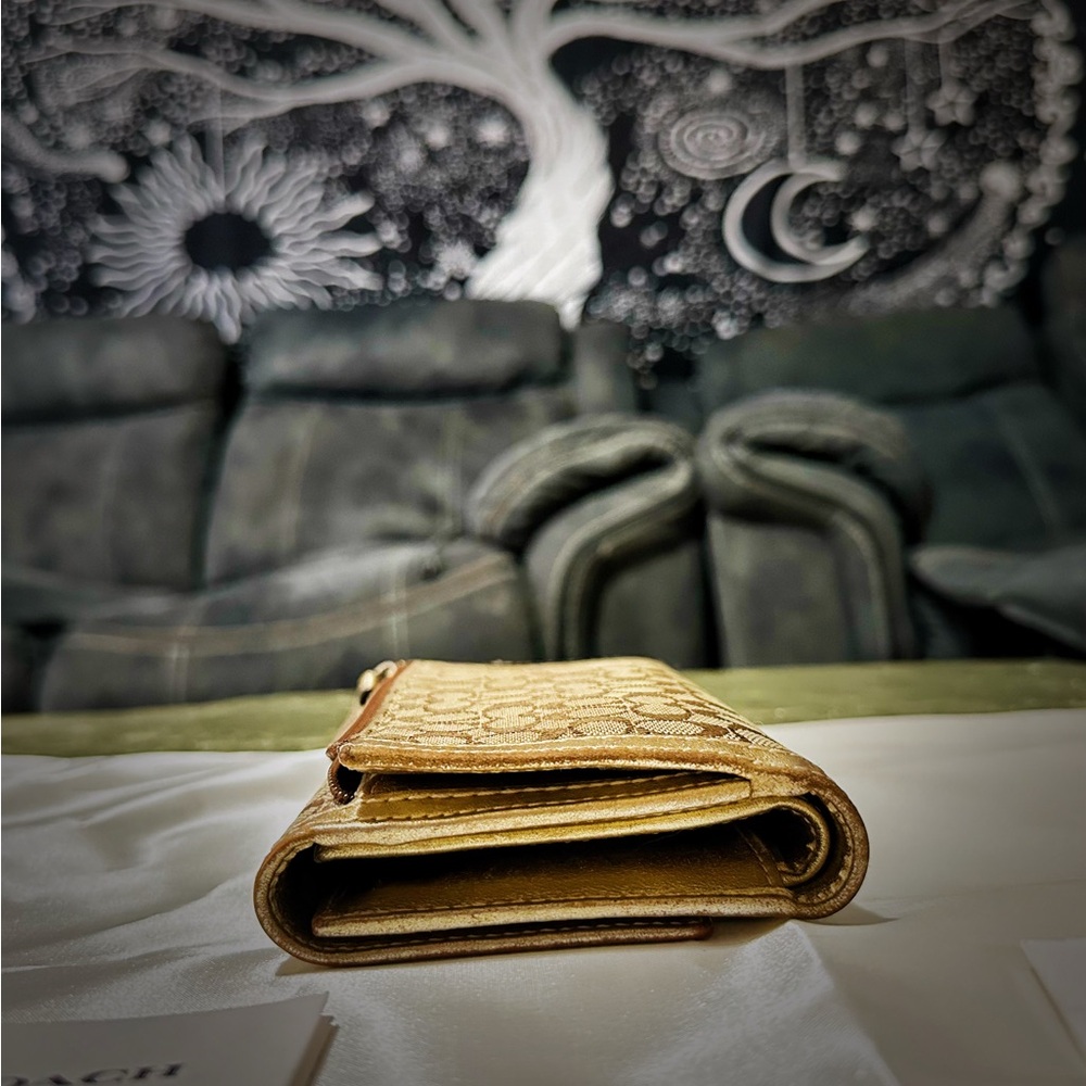 Vintage Coach Brown and Gold Wallet clutch - Picture 15 of 17